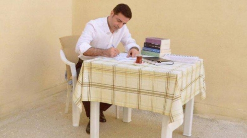 Demîrtaş daxwaza danîna çekan ji PKKê dike